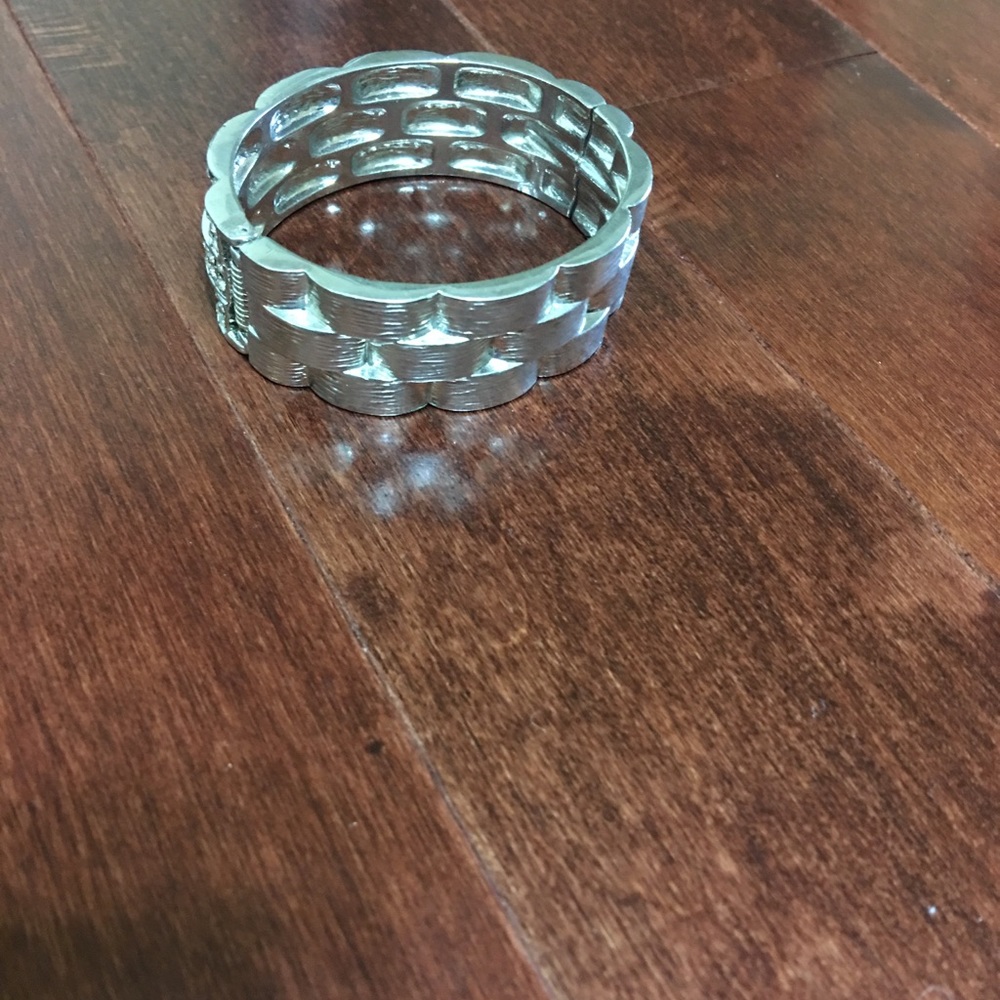 Silver stud bracelet - Picture 4 of 4